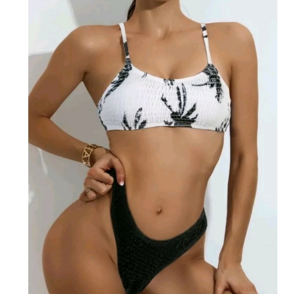 Shein plan Random Print Smocked Bikini Swimsuits l